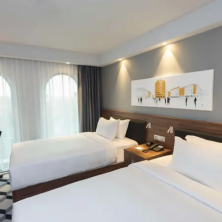 Hampton By Hilton Old Town 3*