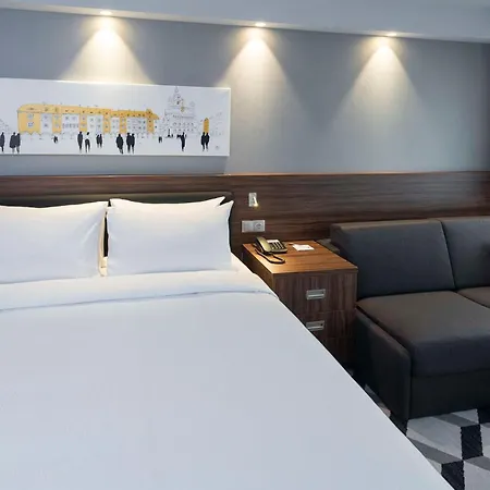 Отель Hampton By Hilton Old Town Познань