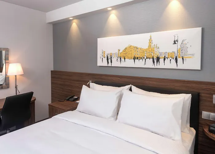 Hotell Hampton By Hilton Old Town 3*