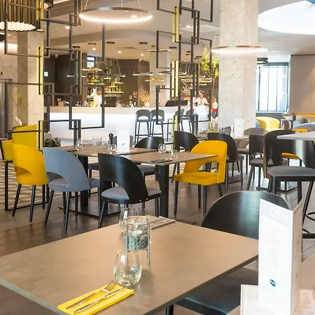 Hampton By Hilton Old Town Готель