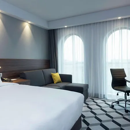 Готель Hampton By Hilton Old Town Познань