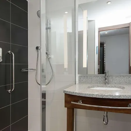 Готель Hampton By Hilton Old Town 3*
