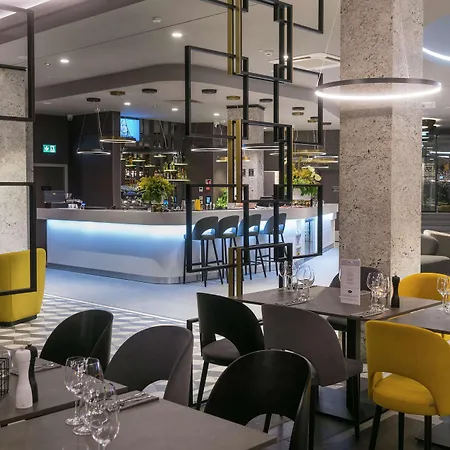 Готель Hampton By Hilton Old Town Познань