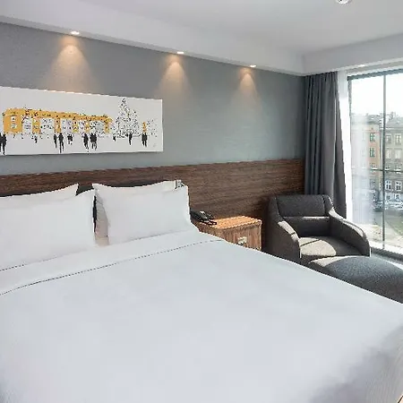 Hampton By Hilton Old Town Готель Познань