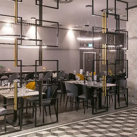 Hampton By Hilton Old Town Познань