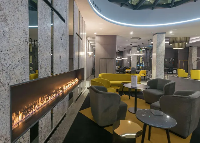 Hotel Hampton By Hilton Old Town 3*